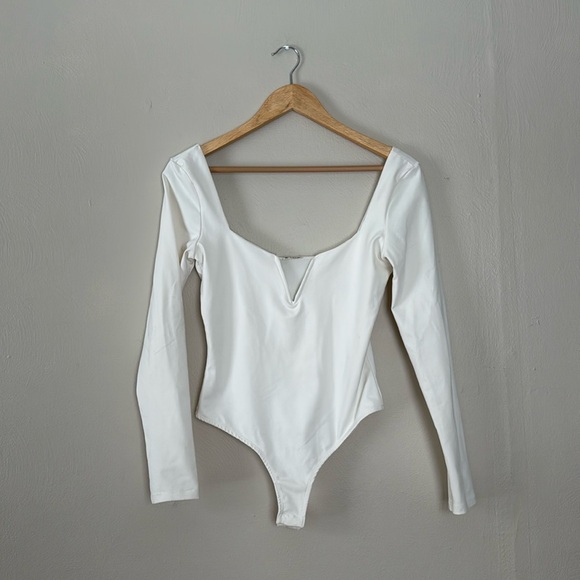 Free People Tops - NWOT white Free People V notch bodysuit small